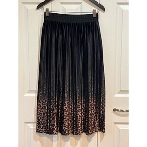 Chico’s Black to Animal Print Ombré Velvet Pleated Skirt 0/US 4-6